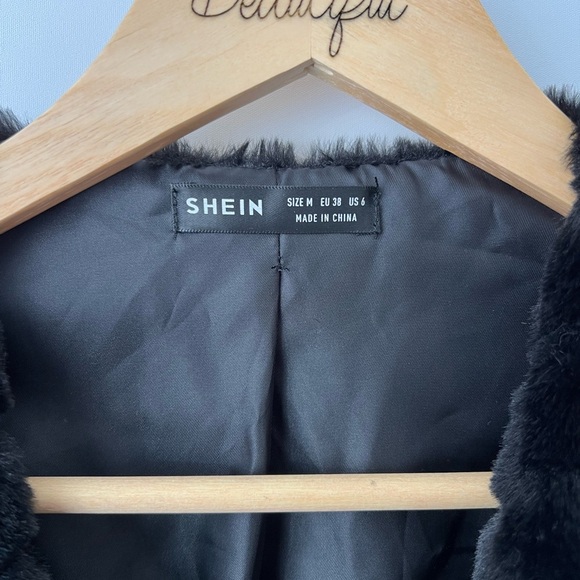 Elegant Black Faux Fur Jacket - Picture 9 of 9